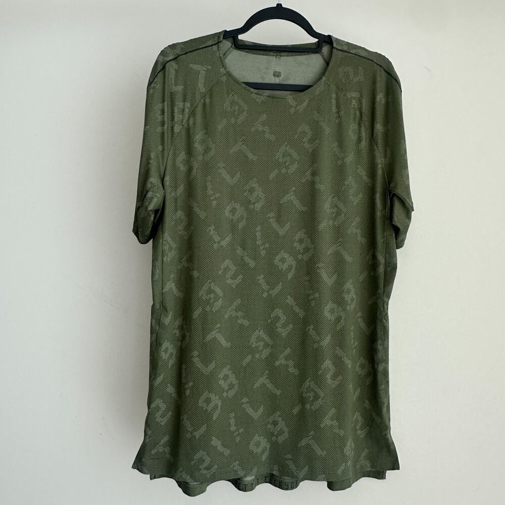 Lululemon Shirt Mens Large Green Camo Textured Training Performance Gym Tee